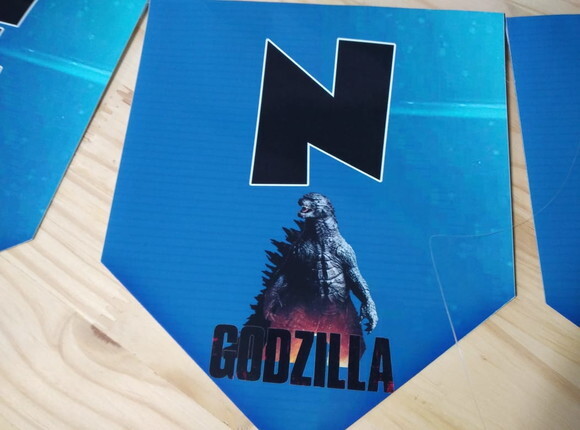 Godzilla Varal Parabens Mais Nome Pronta Entrega