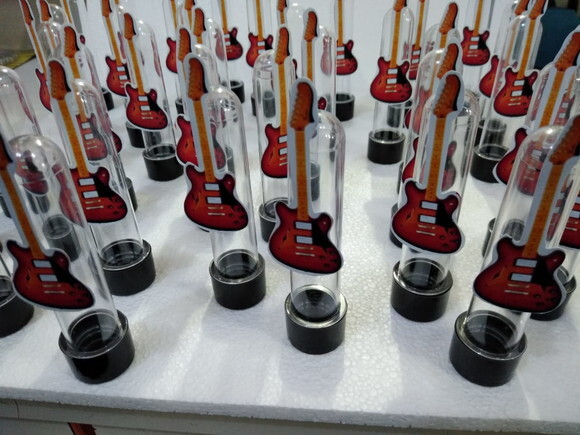 Guitarra Tubets Grande (13 Cm) com Apliques Decorativos