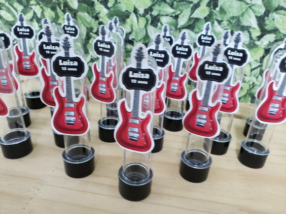 Guitarra Lembrancinha Tubetes com Apliques Personalizados