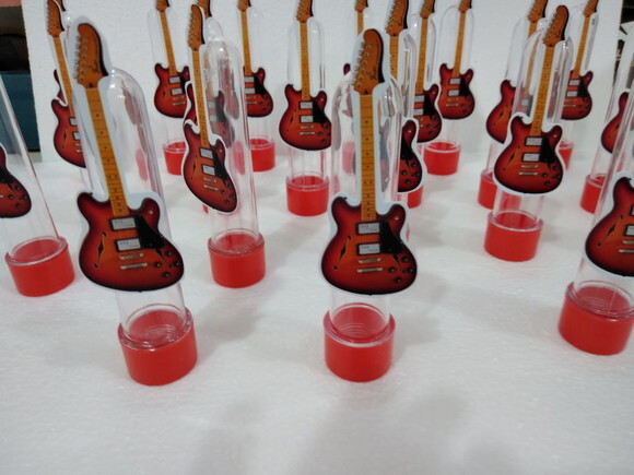 Guitarra Tubets Grande (13 Cm) com Apliques Decorativos