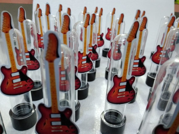 Guitarra Tubets Grande (13 Cm) com Apliques Decorativos