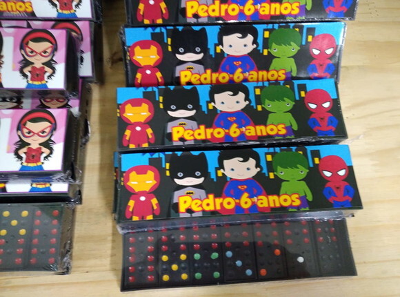 Heróis Cute Baby Lembrancinha Dominó Personalizada