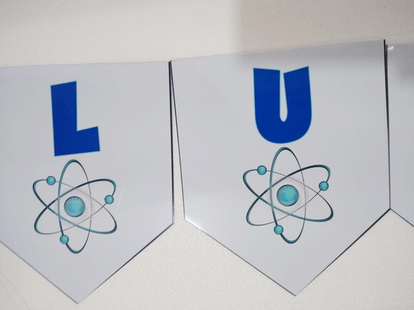 Laboratório de Ciências Varal Personalizado Parabens e Nome