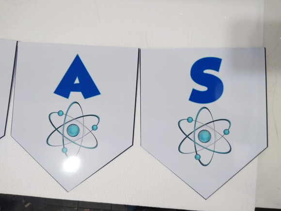 Laboratório de Ciências Varal Personalizado Parabens e Nome