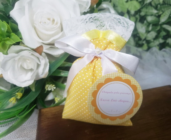 Lembrancinha Maternidade Sachê Perfumado Poá Amarelo