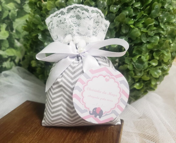 Lembrancinha Maternidade Sachê Perfumado Chevron Cinza