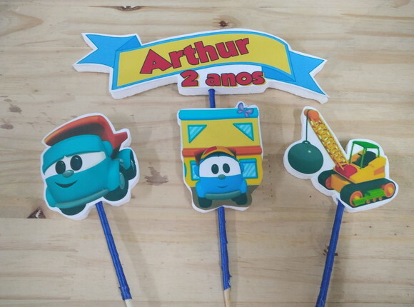 Leo o Caminhão Topo de Bolo Personalizado