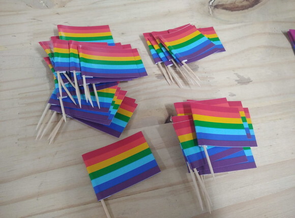 Lgbt Bandeirinhas Decorativas 50 Unid. 5 Mod. Pronta Entrega