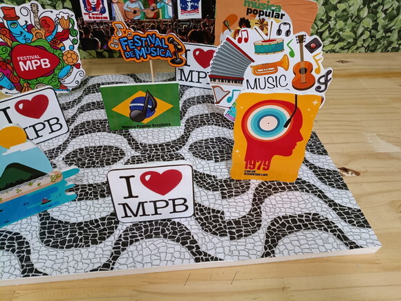 Maquete Escolar Tamanho 40x40x25 Cm- Todos os Temas