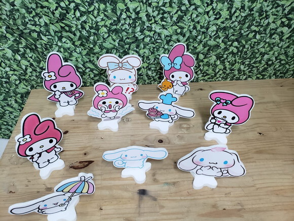 My Melody e Cinnamoroll Kit Displays Mesa 10 Peças
