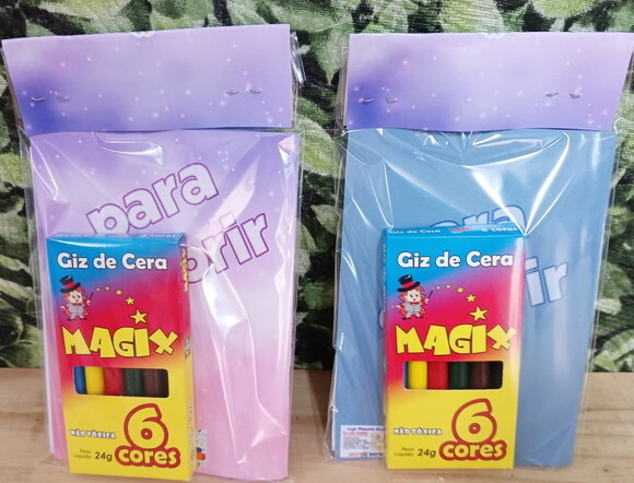 Princesas e Principes Caderninho com Giz de Cera p/ Colorir