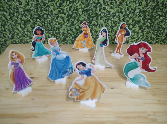 Princesas Enfeite de Mesa Tipo Display 8 Peças