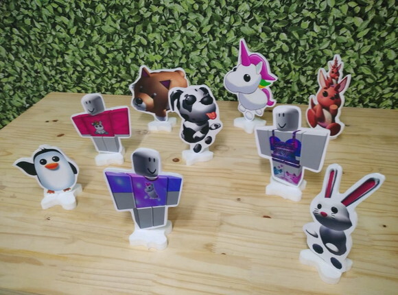 Roblox Adpot Kit de Mesa Displays 9 Peças Pronta Entrega