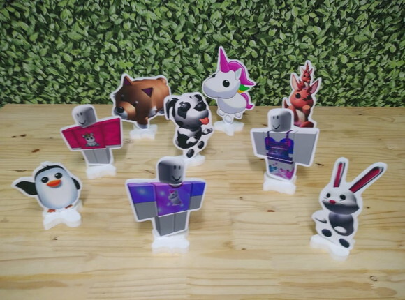 Roblox Adpot Kit de Mesa Displays 9 Peças Pronta Entrega