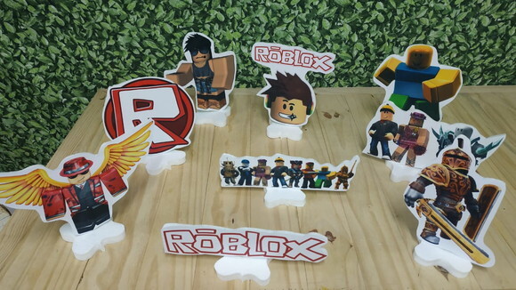 Roblox Kit de Mesa Displays 9 Peças Pronta Entrega