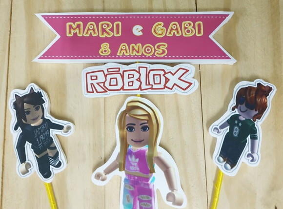 Roblox Menina Topo de Bolo Personalizado Pronta Entrega