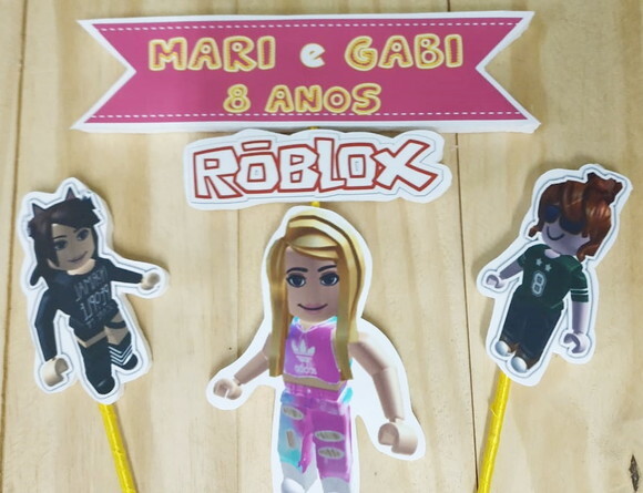 Roblox Menina Topo de Bolo Personalizado Pronta Entrega