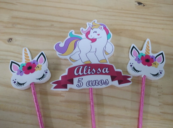 Unicornio Topo de Bolo Personalizado 3 Varetas