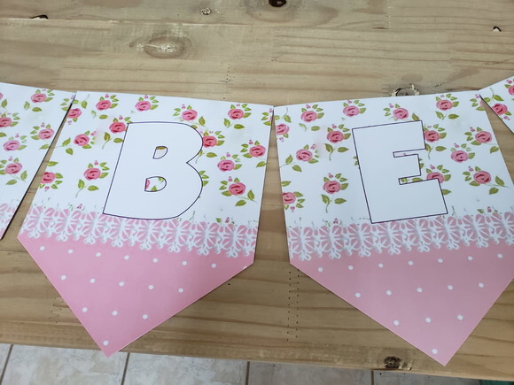 Varal parabéns Jardim Encantado personalizado