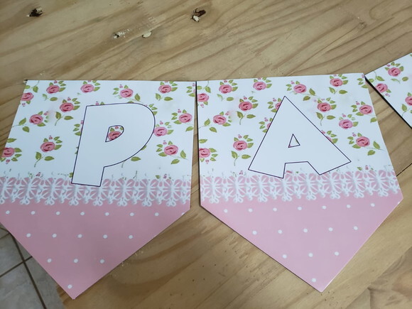 Varal parabéns Jardim Encantado personalizado