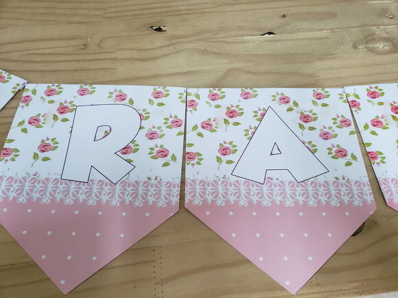 Varal parabéns Jardim Encantado personalizado