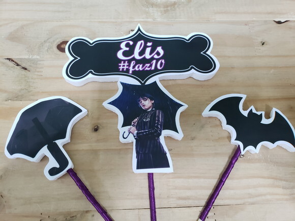 Wandinha Topo de Bolo Personalizado Pronta Entrega