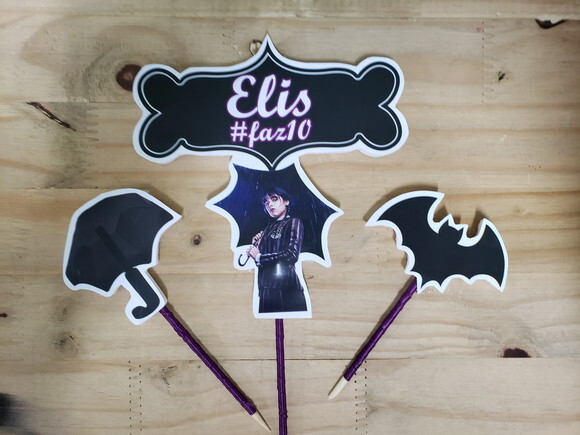 Wandinha Topo de Bolo Personalizado Pronta Entrega
