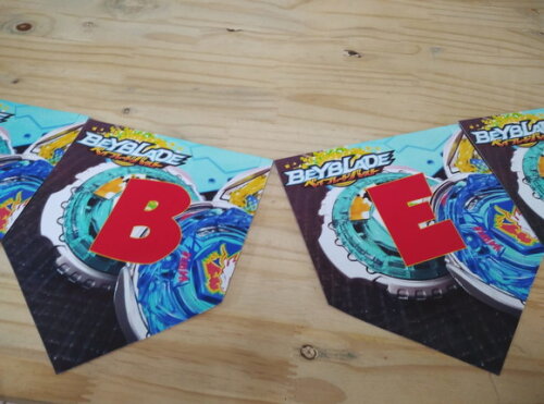 Beyblade Varal Personalizado Parabéns + Nome Pronta Entrega