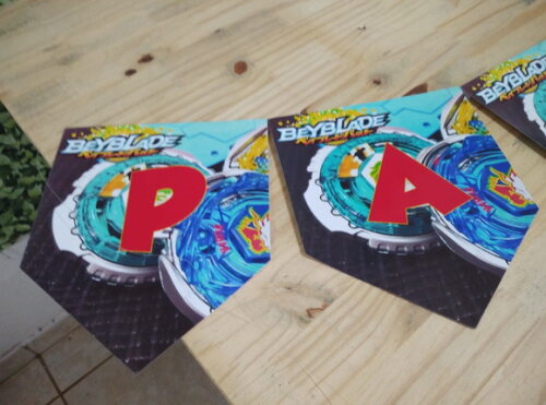 Beyblade Varal Personalizado Parabéns + Nome Pronta Entrega
