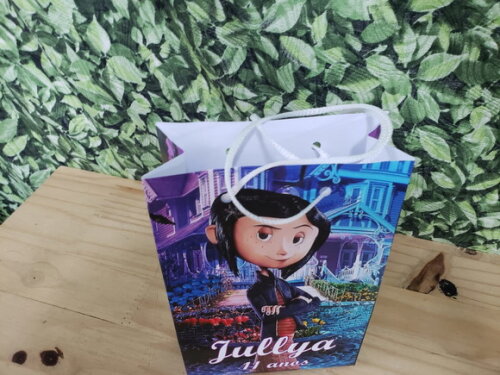 Coraline Sacola Personalizada Tam. 29x20x8 cm Pronta Entrega