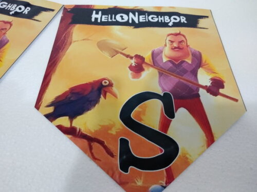 Faixa Hello Neighbor Parabens + Nome Personalizada