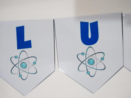 Laboratório de Ciências Varal Personalizado Parabens e Nome