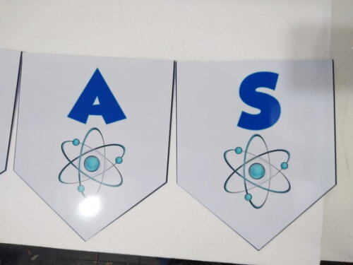 Laboratório de Ciências Varal Personalizado Parabens e Nome