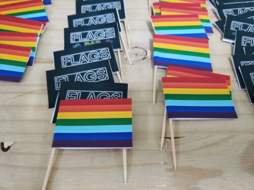 Lgbt Bandeirinhas 50 Unidades Frente e Verso (com Sua Marca)
