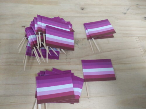 Lgbt Bandeirinhas Decorativas 50 Unid. 5 Mod. Pronta Entrega