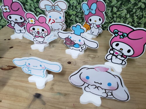 My Melody e Cinnamoroll Kit Displays Mesa 10 Peças