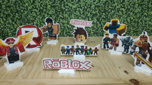 Roblox Kit de Mesa Displays 9 Peças Pronta Entrega
