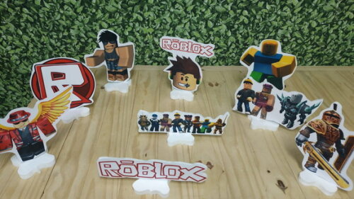 Roblox Kit de Mesa Displays 9 Peças Pronta Entrega