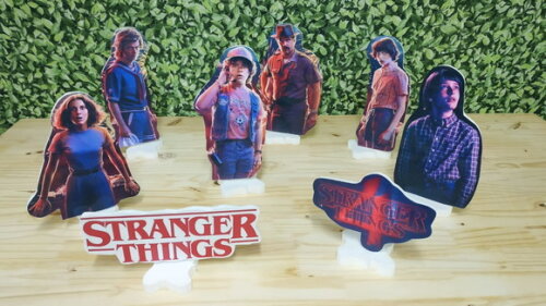 Strangers Things Kit de Mesa Displays 8 Peças Pronta Entrega