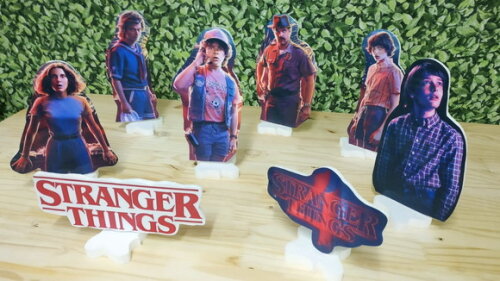 Strangers Things Kit de Mesa Displays 8 Peças Pronta Entrega
