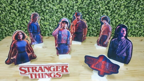 Strangers Things Kit de Mesa Displays 8 Peças Pronta Entrega