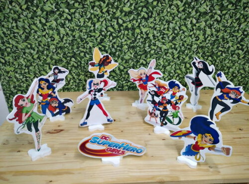 Super Hero Girls Kit Mesa Displays 10 Peças Pronta Entrega