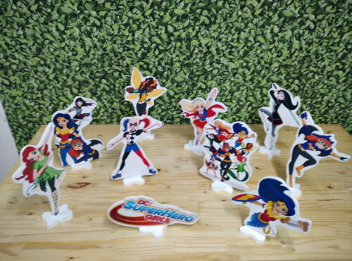 Super Hero Girls Kit Mesa Displays 10 Peças Pronta Entrega