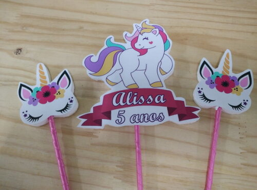 Unicornio Topo de Bolo Personalizado 3 Varetas