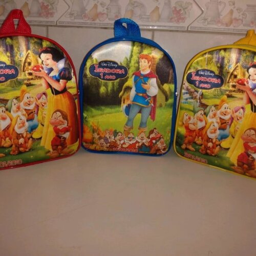 Mochila Personalizada Branca de Neve e Príncipe