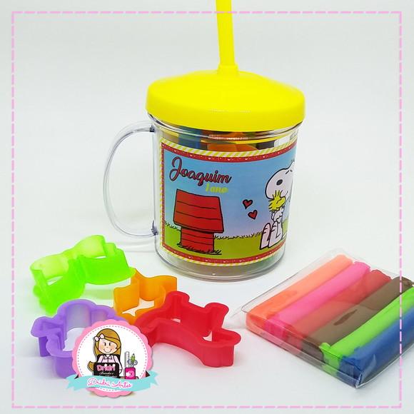 Caneca Personalizada com Kit de Massinha Snoopy