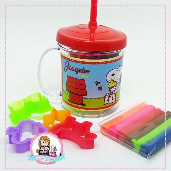 Caneca Personalizada com Kit de Massinha Snoopy