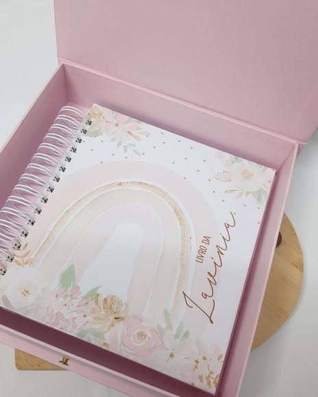 Livro do Bebê e Caixa Personalizada Arco Íris