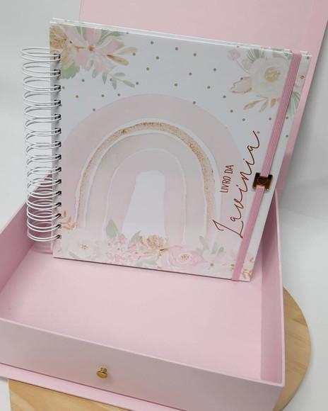 Livro do Bebê e Caixa Personalizada Arco Íris