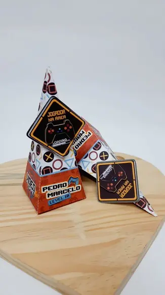 Caixa Pirâmide Gamer